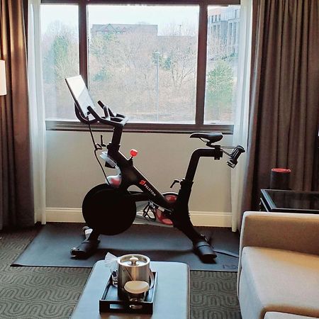 Hilton Suites Брентвуд Екстер'єр фото