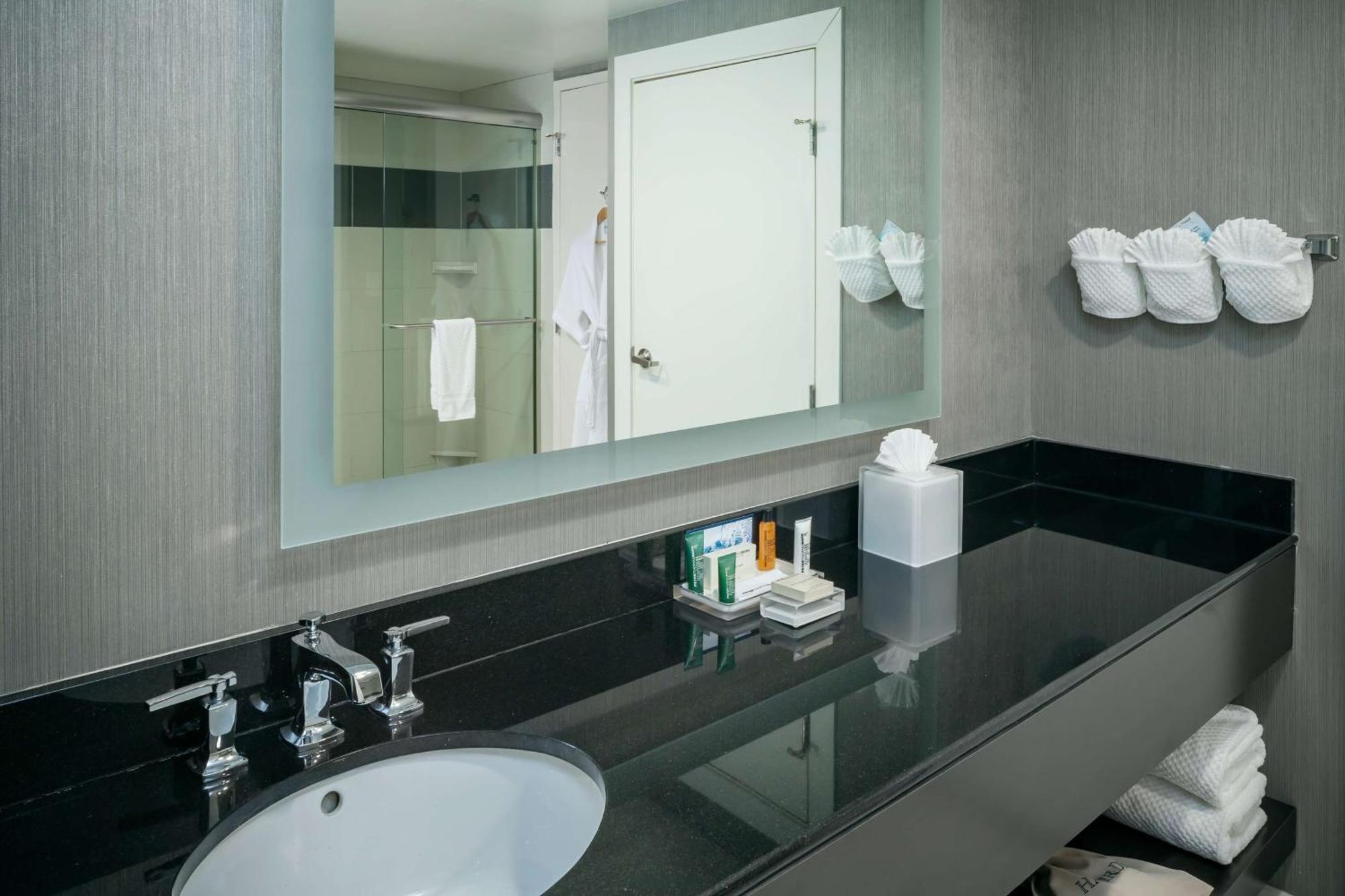 Hilton Suites Брентвуд Екстер'єр фото